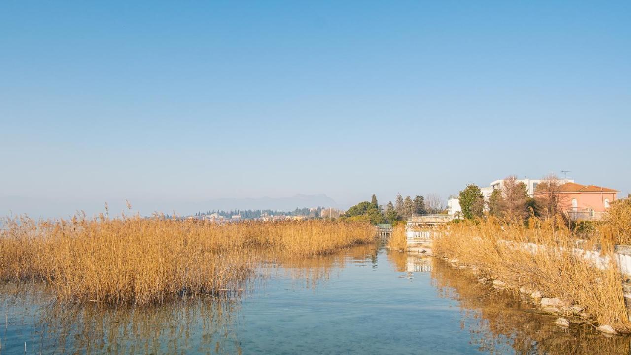 The Zodiac Apartment - Italian Homing Sirmione Exterior photo